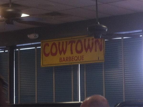 RAWFootageKC's tweet photo. @OklahomaJoesBBQ on a Saturday in KC. Even getting carry-out, simply #NothingBetter http://t.co/P3DeNNed43