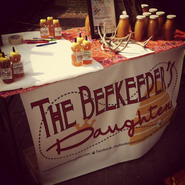 BeekeepDaughter's tweet image. I'm located near the Golf Building! #ArtsGoggle