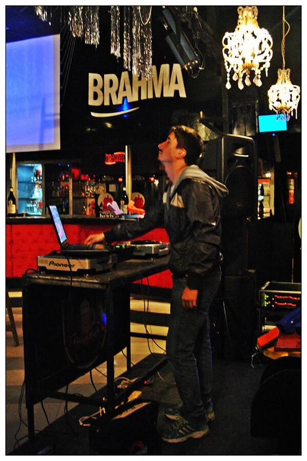 PREPARANDO EL LUGAR PARA ESTA NOCHE-- SE VIENE GUATAFACKKKK!!!