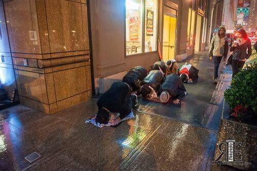 chaneefkhan's tweet photo. @PejuangSubuh @MuslimPlayers @MuslimLegends @eramuslimers @elbuho_indo http://t.co/oPzOL5p7L7