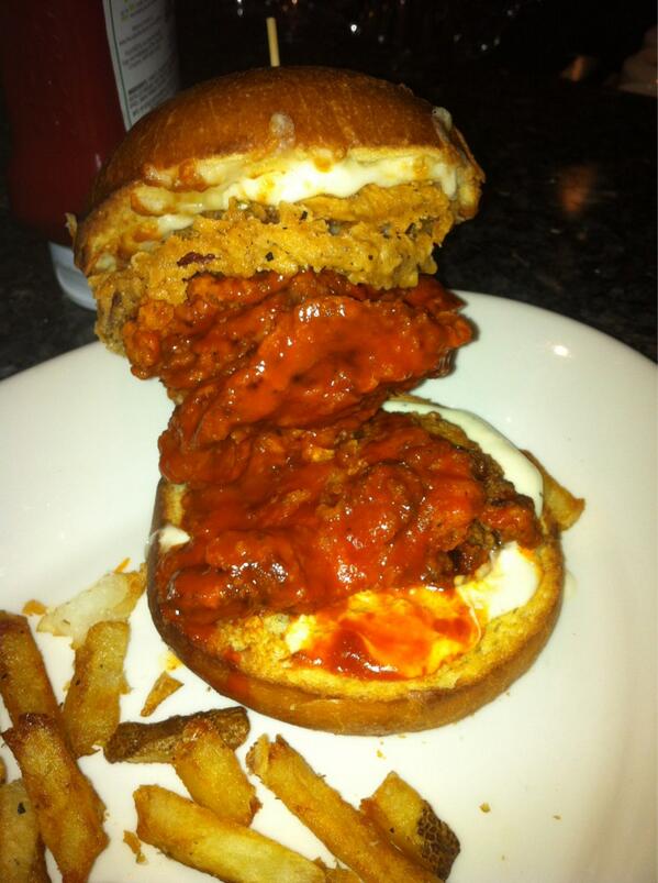 KevinRedhead's tweet photo. I ask for a buffalo sandwich and receive a heart attack! This is what America thinks is healthy! http://t.co/SwcpkEiv2p