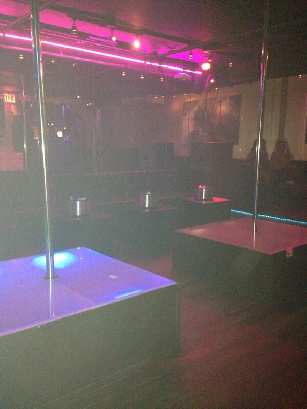 oasis2114's tweet photo. So the party of the nite will be at capellos in the west village come by for a drink or two lol http://t.co/eF1a41MHvS