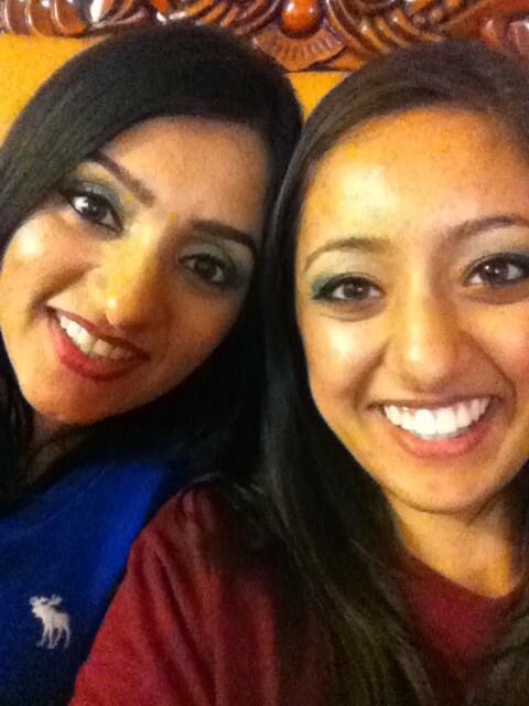 harm_kaur's tweet photo. me and my beautiful Godmother! 💚💛 #loveher #samemakeup #twining http://t.co/zNnA7FZAgk