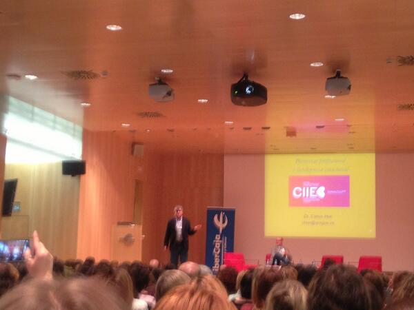 chuspdf's tweet photo. Bienestar profesional e inteligencia emocional. Carlos Hué @CIIEB_Zaragoza http://t.co/QOKgUEnqY1