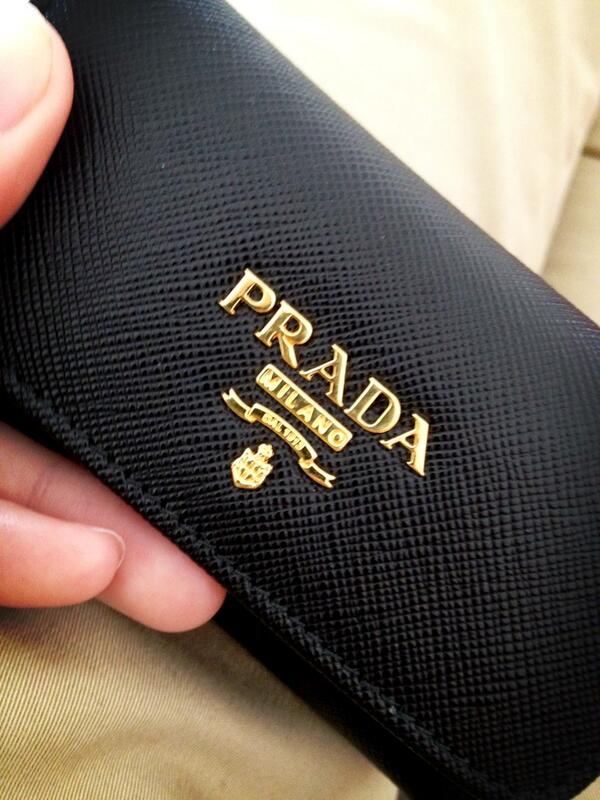 stiinanilsson's tweet image. Ville köpa i Paris, väntade, fick present från Paris. Viccy fixar på uppdrag av Erik. Ni är fantastiska #keypouch