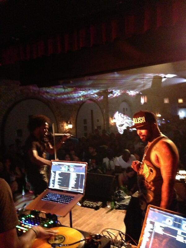 ruthtalfresh's tweet image. A Cuban violin player, Scratch from the Roots on the beat box and Dj PPlus. Beautiful música!