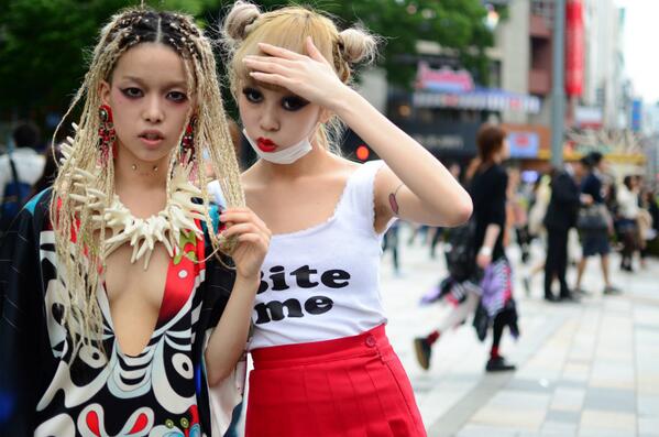 Iccho 再 スナップ更新 Model 池田 ひらり Ikedahirari 中川 ジュリア Ikedahirari Http T Co Q4xt7fw4is 今回は原宿ファッションを象徴するこの二人 気に入ったらrtお願いしますhttp T Co Ezf0es3cn5