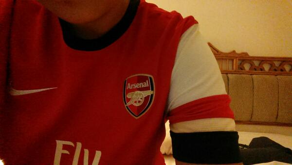 BaristaIsabel's tweet photo. @DanielSanditon yeah. But still goalless. Plus arteta got subbed out awhile ago. Not sure why. I'm all decked out. http://t.co/O79tKfzf2j