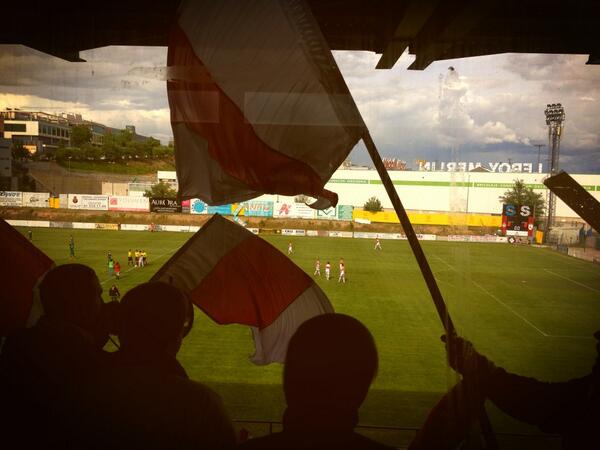 UDSanse's tweet photo. Con este ambientazo en Matapiñonera no podemos perder. Arranca en un minuto el UD Sanse - Coruxo FC. http://t.co/3Fahbvuv9N