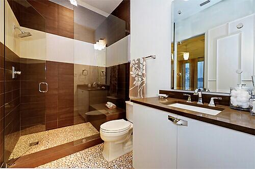 District10_TV's tweet photo. [D10 Men's Bathroom 1] http://t.co/cyfwvsIbYw