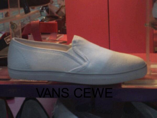 LaFemmeStoreID's tweet photo. @ValodyShop ada yg kayak gini? Berapa? http://t.co/HNiCxPeNHV