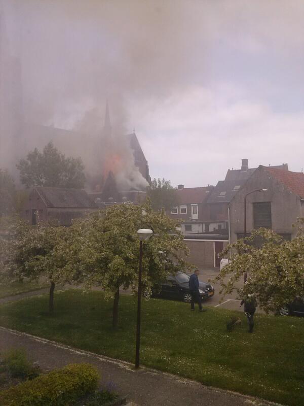 Grote brand (oud klooster) Kerkstraat OudGastel 19052013