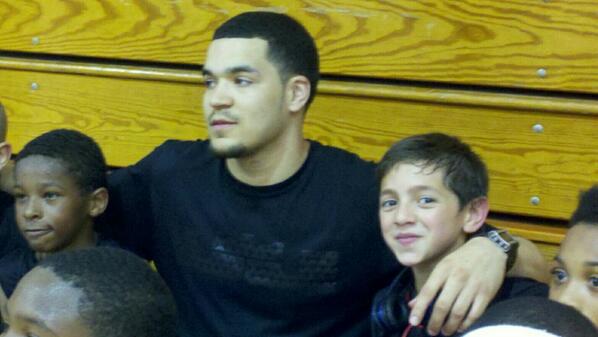 tonytorbey's tweet image. @FredVanVleet back in #rockford  signing my son's #Prymetyme bag