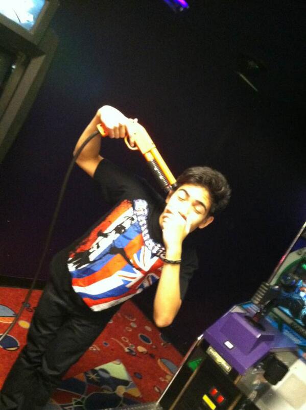 _turtlehugger's tweet photo. @ayetristannnnn ride or die http://t.co/DJmIFmJJEu