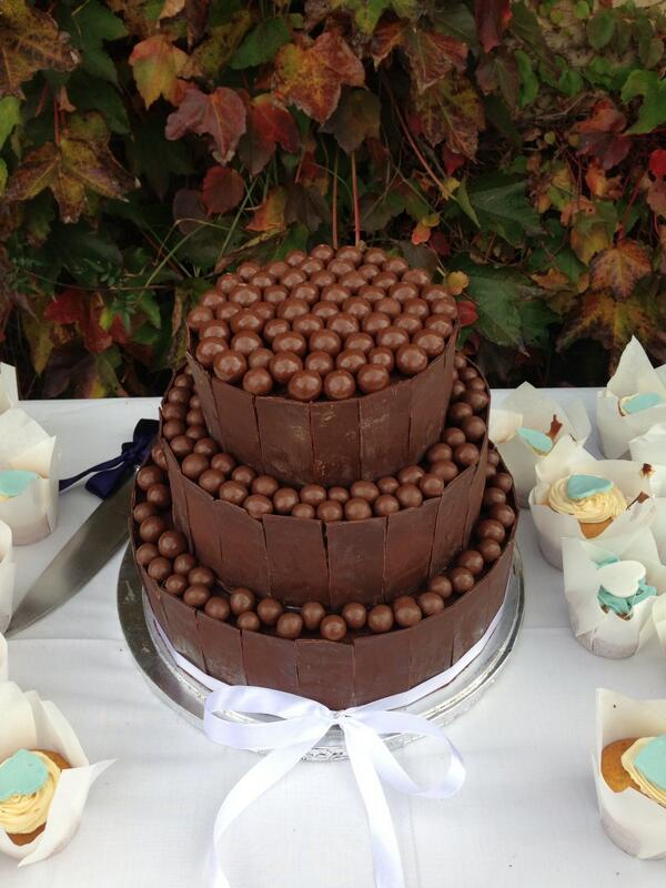 colinimaher's tweet photo. The cake that I made for my daughters wedding http://t.co/H0IXKFmfx0