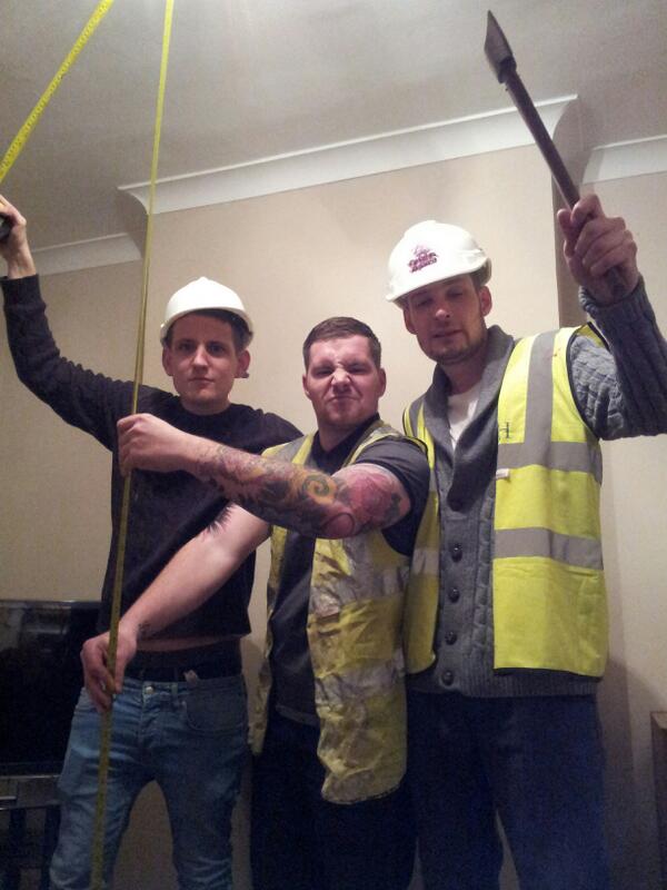 Therealferdie's tweet photo. @DruggyBuilder the lads working Saturday buzzing out #grafting http://t.co/uZCFUO9WRy