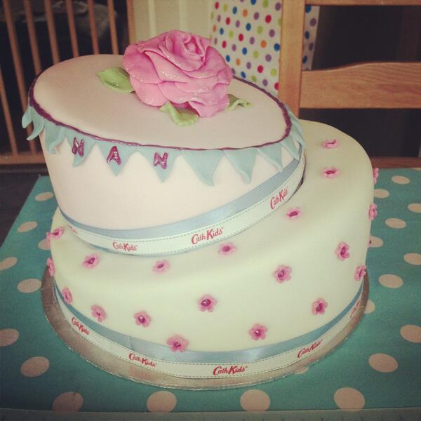 Jessyscakes's tweet image. #cathkidston #cake #roses #vintage