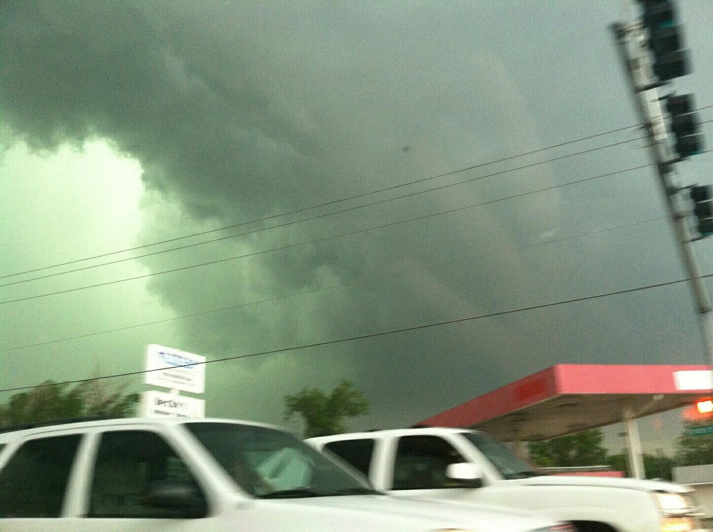 Photo: Tornado hits near downtown Wichita, Kansas; damage ...