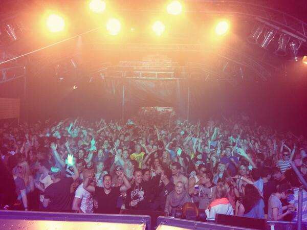 Het dak ging eraf. Twee uur lang. <a href="/7thSunday/">7th Sunday</a> en #theballsroom, het was fantastisch!! #IASITN