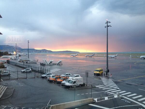 SurveenChawla's tweet photo. Majestic view from Nice Airport....this was frm last morn on my way bak to Mumbai http://t.co/rq5civp56I