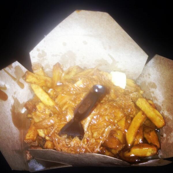 Nicole476's tweet image. HOW DO YOU SAY NO TO THIS?! #smokespoutine