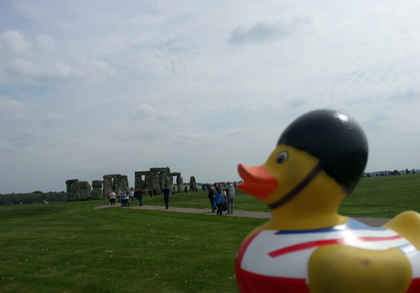GAdv_george's tweet photo. I'm home! Back in this green and pleasant land - but who left those big upside-down rocks there? #stonehenge #england http://t.co/4OUXxQlgP5