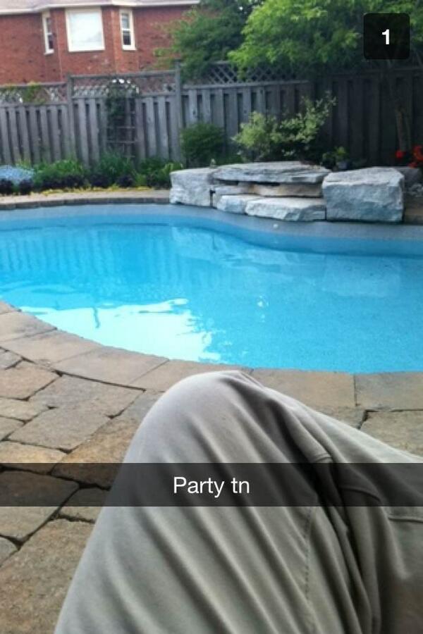 LizSopher's tweet photo. This is the new way of getting invited to a #party ... @chrismikola is it a pool party :p http://t.co/5EeXKpB3X2
