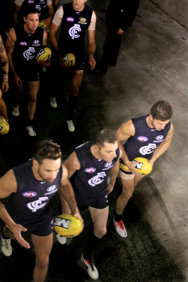 Westy_5's tweet photo. @CarltonFC @Walkytalky1 @marcmurphy3 @WLudbey @TalkingCarlton  CFCvPAFC Leading the boys out. http://t.co/N2ndxjwznr