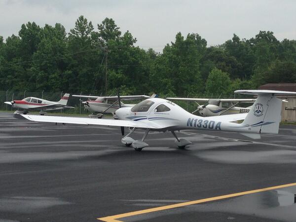 FlyAlpha1Air's tweet image. Good Monday morning everyone! Who is #flying this week? Have fun. 

#learn2fly #diamondaircraft #studentpilot