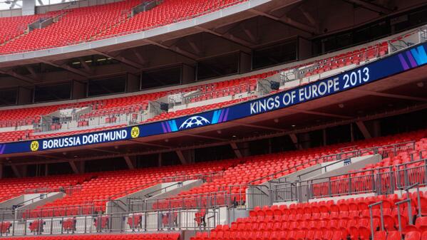 BVB-Fans AUFGEPASST! Das Wembley-Stadion testet schon mal den #CL-SIEGER #BVB! #SSNHD #UCLFinal #FCBayern #FCB