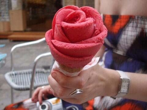 10veryspecial's tweet photo. I couldn’t care less about roses, unless they are made of ice cream. http://t.co/EW2PDkIOOL