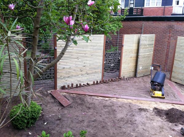 Kleine stadstuin wordt door ons op dit moment omgetoverd tot #moderne #Designtuin