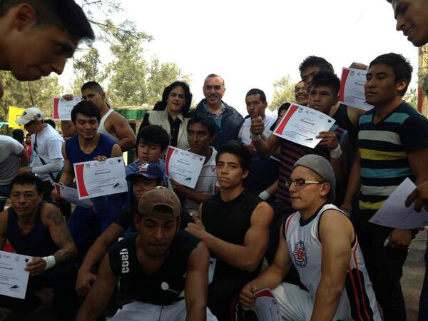 FelipeMunozKap's tweet photo. Asistí al evento de competencia de muchachos en barra,es un deporte 100% urbano, estoy contento de lo que vi http://t.co/og7cXzC4wz
