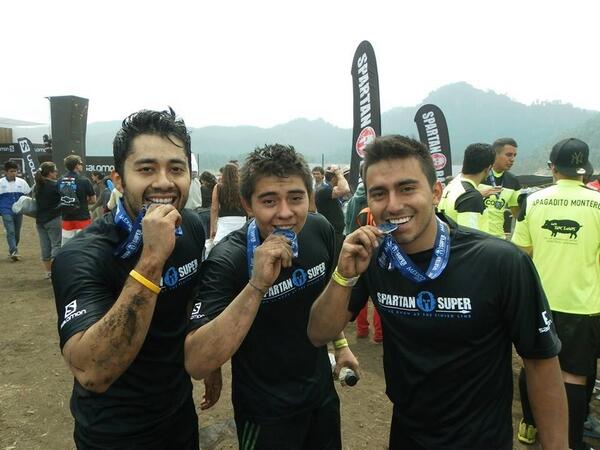 ACrossfit's tweet photo. Los spartanos probando del fruto de su victoria! #spartanrace #spartanraceMéxico @Daniel_Vichido @davidvichido http://t.co/0WaRKAklT7