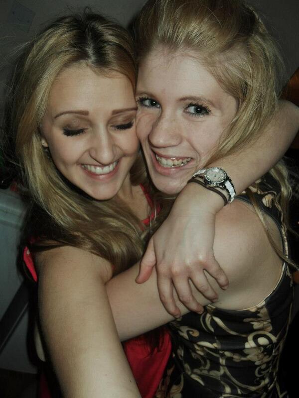 beckylhorn's tweet image. awwah ems #lavya @EmilyHamblin94 #squishedcheeks