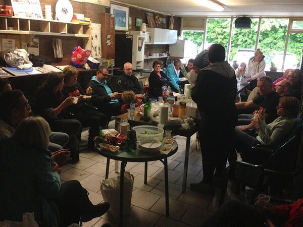 BRFL92's tweet photo. After party van #team92 bij de Fam Nijsen. Samen met de aanhang Het laatste samen zijn na onze 12de roparunavontuur http://t.co/MLtfIgqpsU