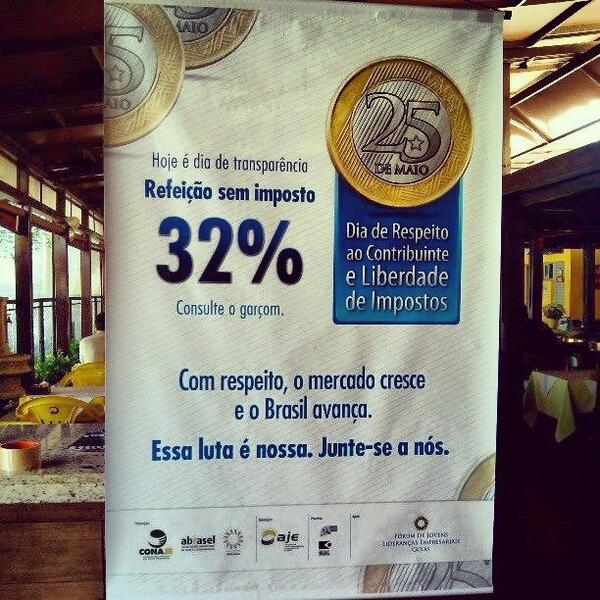 Caterete's tweet photo. Hoje ocorreu com sucesso mais um Dia Nacional da Liberdade de Impostos, onde servimos almoços com 32% de desconto http://t.co/28amUpR22h