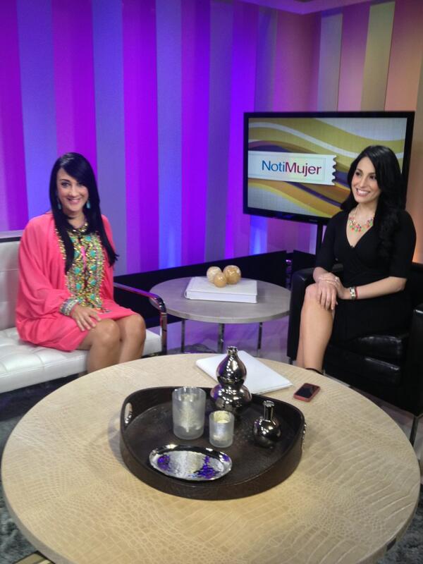 BerthaDiazPR's tweet photo. Gracias @alejandraoraa por la excelente entrevista de hoy con @GianninaAzar @AdrySornesCNN  #NotiMujer @CNNEE http://t.co/JgkJQrxaBE