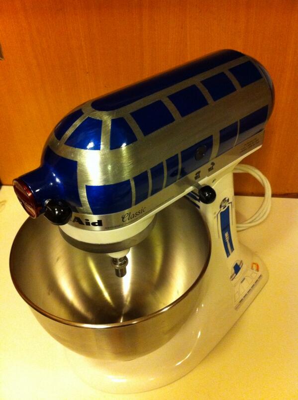 Tori Drew on Twitter: "Best bday R2-D2 custom mod on # kitchenaid mixer. #starwars http://t.co/TxP7hD1lhO" / Twitter
