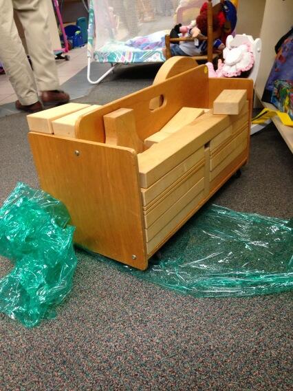 WaryMeyers's tweet image. Giant rolling cart of #CreativePlaythings blocks. #TooBig #TooHeavy #DidntBuy #thriftbreak