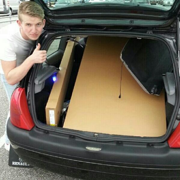 JKillworth's tweet image. @GeorgeWalshno1 Double bed flatpack in the back of my clio!! #aussieaccent #teamwork