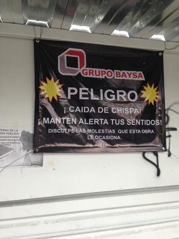 memo_sant's tweet photo. @SecretariaPC @ManceraMiguelMX atención a los permisos de las obras del edif de reforma e insurgentes. No es seguro http://t.co/hpdYcj738T