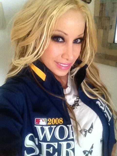 Cam time.. First a walk with Giz outside :-) http://t.co/UmcPlReO7T
