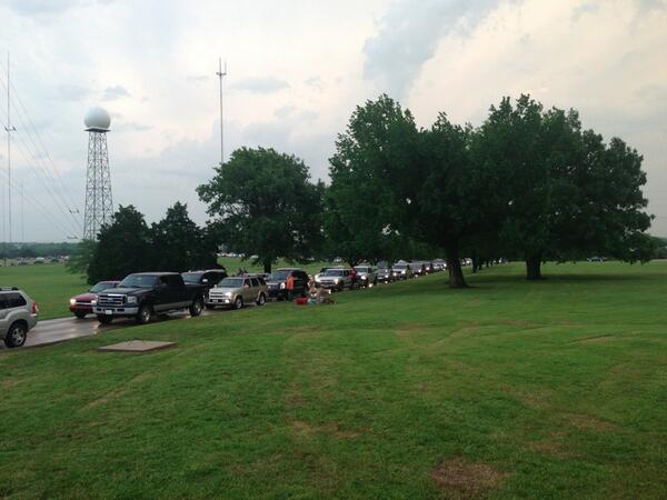 _ZaneTaylor's tweet photo. Still need more volunteers!! At channel 9 http://t.co/occZJdceye