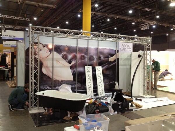 SOFIACAPUTO's tweet photo. Foto de hoy a la mañana preparando en stand en la rural! @diegocaputodj Manu Kogan! Modelo@jakbueno3 @eugeMazzinghi http://t.co/AfsGYOyHyo