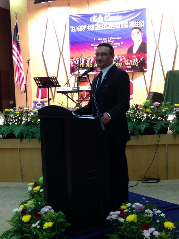 RT"<a href="/KDNPUTRAJAYA/">KDN🇲🇾</a>: Terima kasih DS <a href="/HishammuddinH2O/">Hishammuddin Hussein 🇲🇾</a> jasamu kami warga KDN akn kenang smpai bila2 <a href="/arahimradzi/">Arahimradzi</a> @KP_RELA