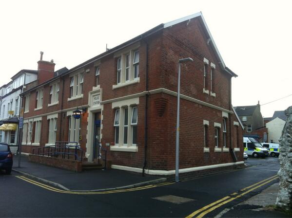Team2Bpool's tweet image. This is Blackpool South Police Station. Just getting a handover from Sergeant Grundy before the team arrive.
