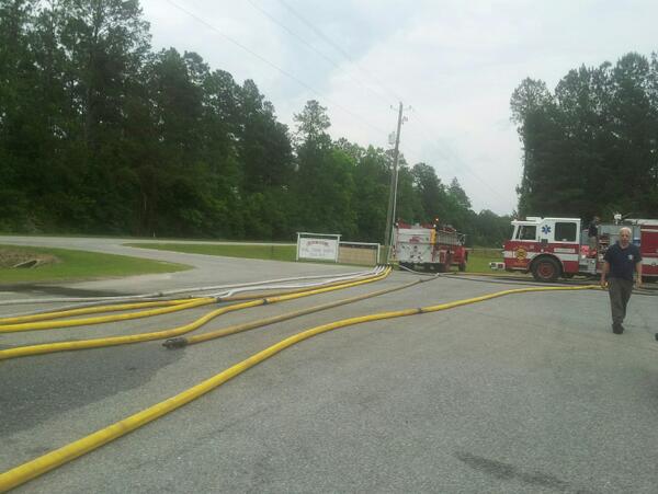 JenniferHosti's tweet photo. Fire department training ,testing hoses . Long process but needs to be done! Makes for a late night . http://t.co/sLrmjYvhKI