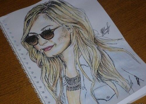 DemisOneFamily's tweet photo. @ddlovato please follow me, I drawing you.. :* http://t.co/TyAxpx1v93