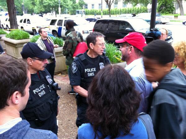 #DHS warning protestors to take down tents and props; will allow protestors to stay today but "Not tomorrow" #J2J